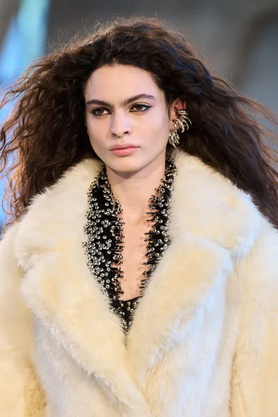 Look 34